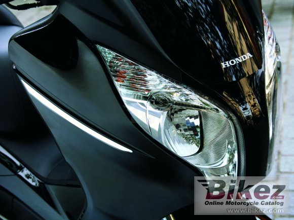 2011 Honda S-Wing 125 photo